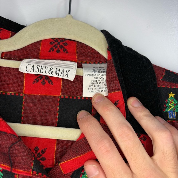 Vintage Women's Casey & Max Christmas Long Sleeve Button Up Top Size XL - Picture 2 of 3